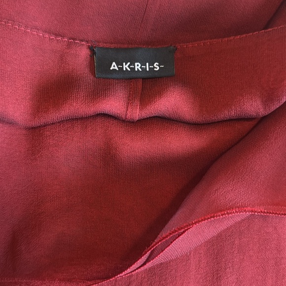 AKRIS Elegant Burgundy Silk Tank - Picture 6 of 7